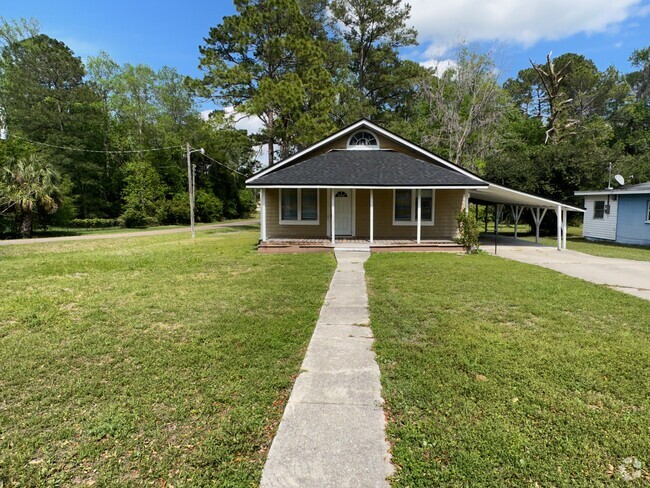 Building Photo - House in the town limits of Hilliard. Fres...