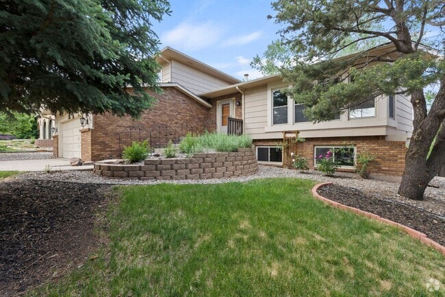 Building Photo - Remodeled Rockrimmon Retreat | 4BD + Office Rental
