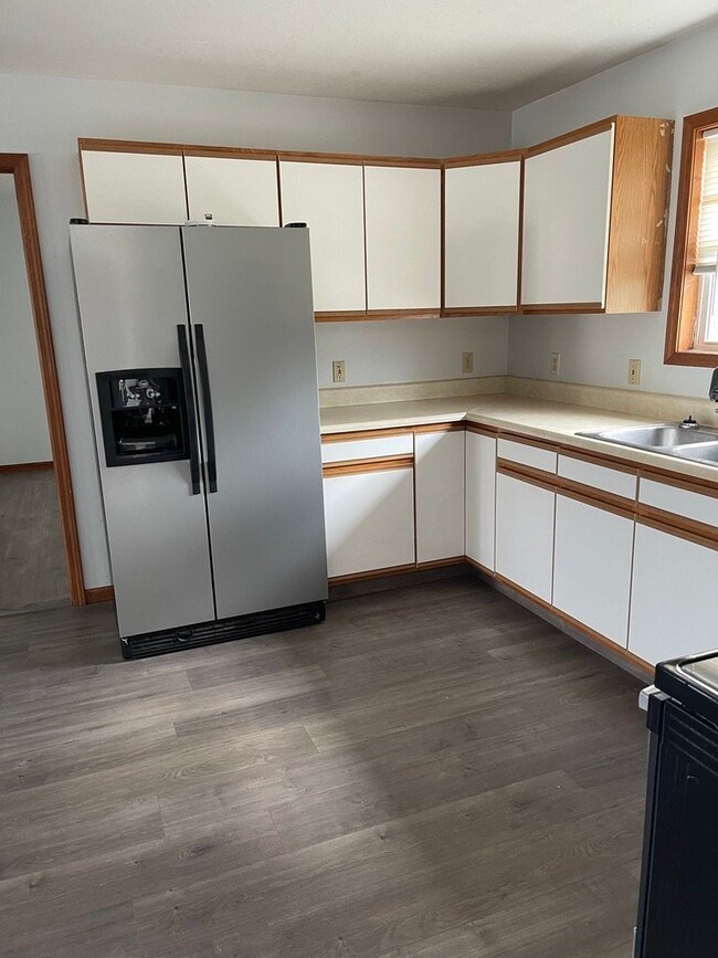Photo - 254 N Burgess St Unidad 2