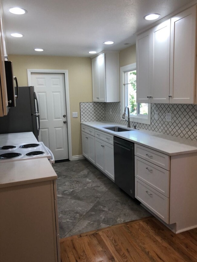 Photo - Live Large in the Heart of NW Corvallis!