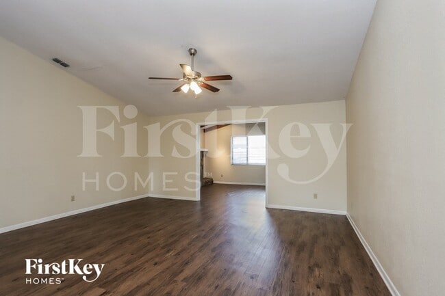 Photo - 9923 57th Way N