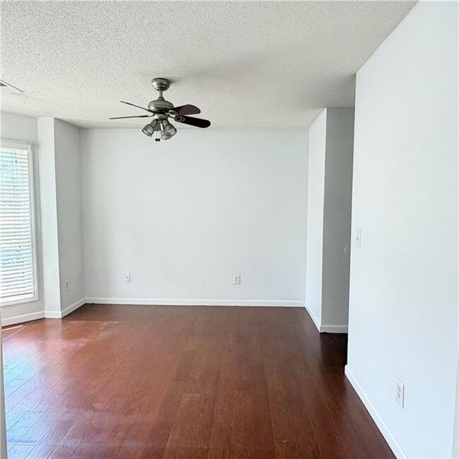 Photo - 153 Greystone Cir
