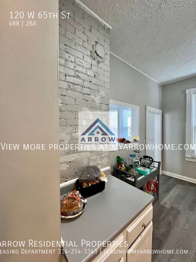 Photo - 120 65th St W