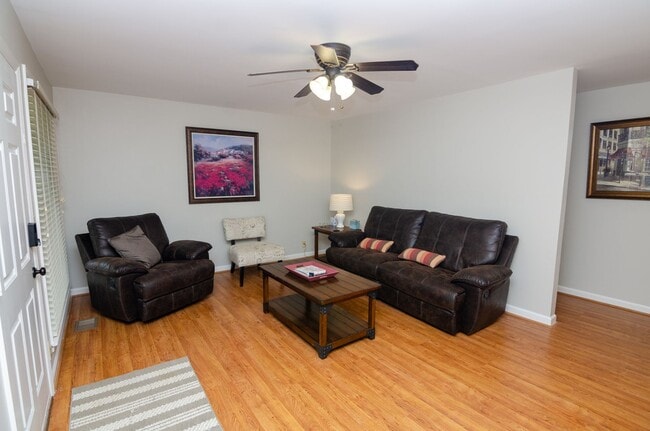 Photo - 306 Wedgewood Ct