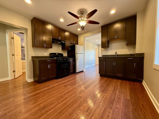 Building Photo - 3728 S Parnell Ave Unit 2F