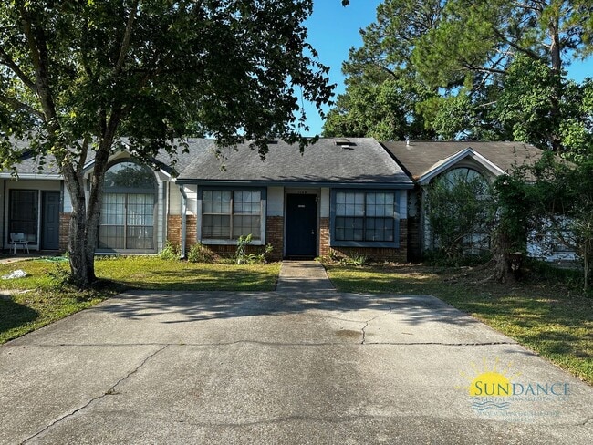 Building Photo - Magnificent 2 Bedroom Townhouse in Fort Walton Beach
