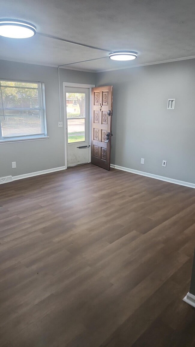 Photo - 1208 Venetian Cir