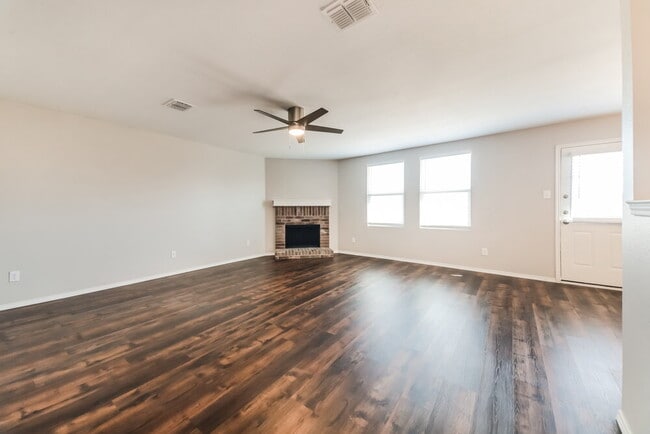 Photo - 1412 Laurel Ln