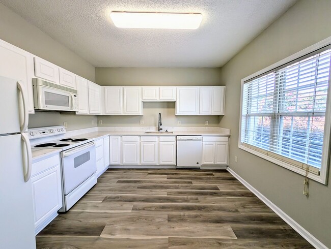 220 Misty Groves Cir