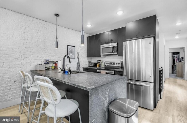 Photo - 2132 Pine St Unit 1R