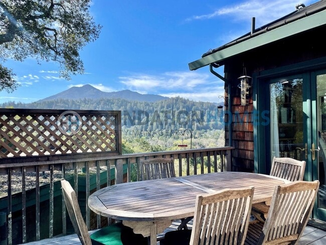 Building Photo - Beautiful Ross Cottage - Views - Pool - FOUNDATION