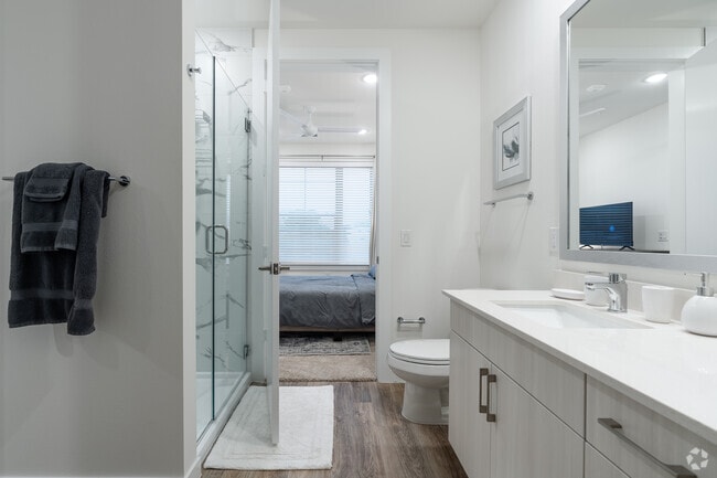 1BR, 1BA - 600SF - Bathroom