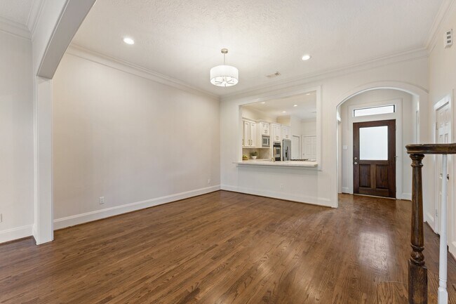 Photo - 5422 Gibson St