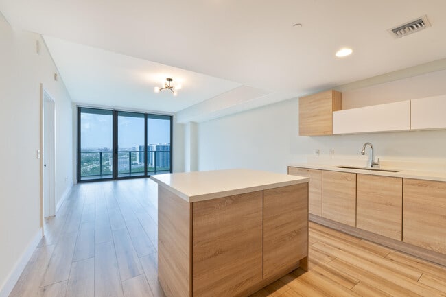 Photo - 16385 Biscayne Blvd Unit 2502