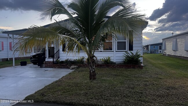 Photo - 1972 Big Cypress St NE House