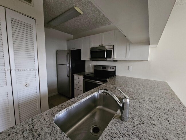 Photo - 22203 Glenmoor Dr Unit 22203
