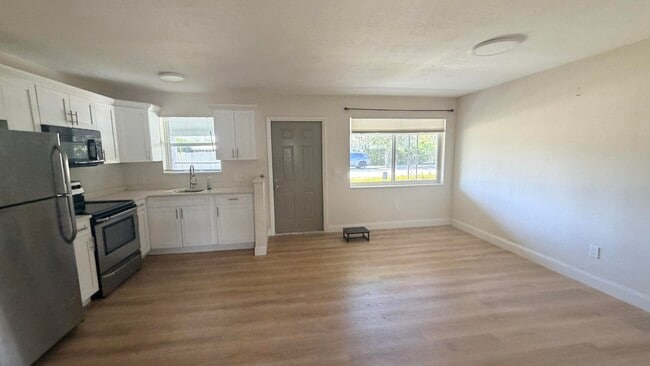 Photo - 800 Moffett St Unit 3