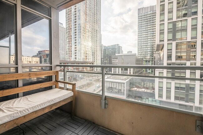 Photo - 145 Fort York Blvd Unit ID1345833P