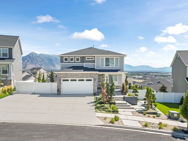 Building Photo - 761 W Summer View Ln Unit Upper Residence