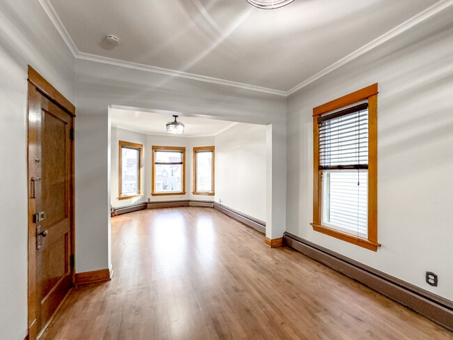 Building Photo - 3415 W McLean Ave Unit J06P