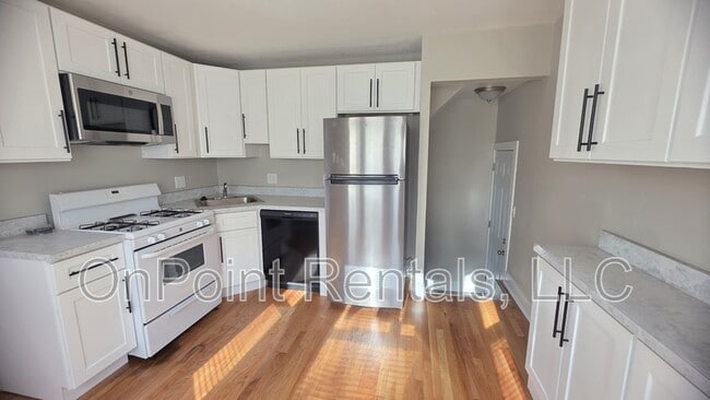 Photo - 14526 Russell Ave