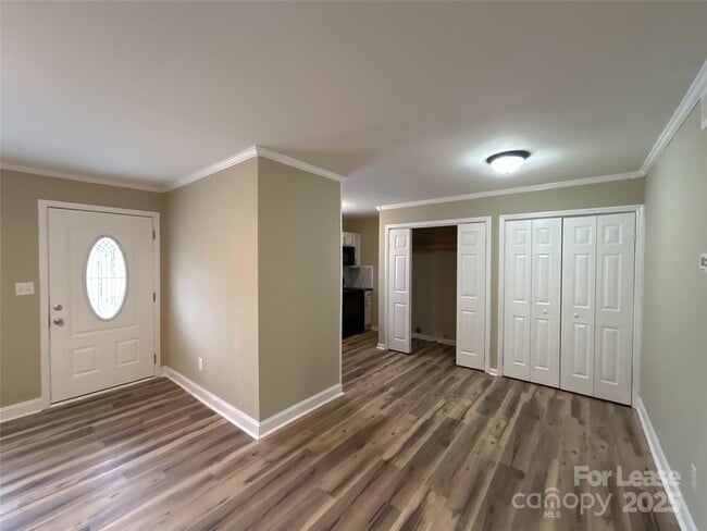 Photo - 309 Cemetery St