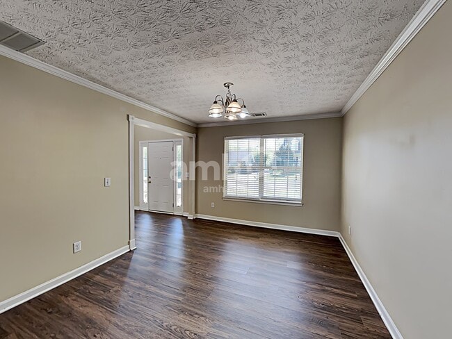 Photo - 714 Baskins Cir