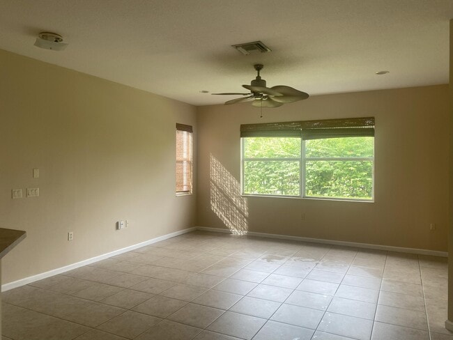 Photo - 906 Mariner Bay Blvd