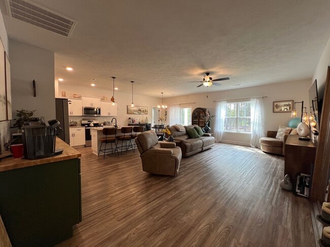 Photo - 4 Bedroom, 2 Bath Home
