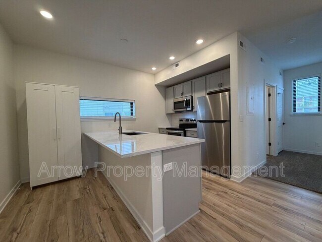 Photo - 2230 R St Unidad 8