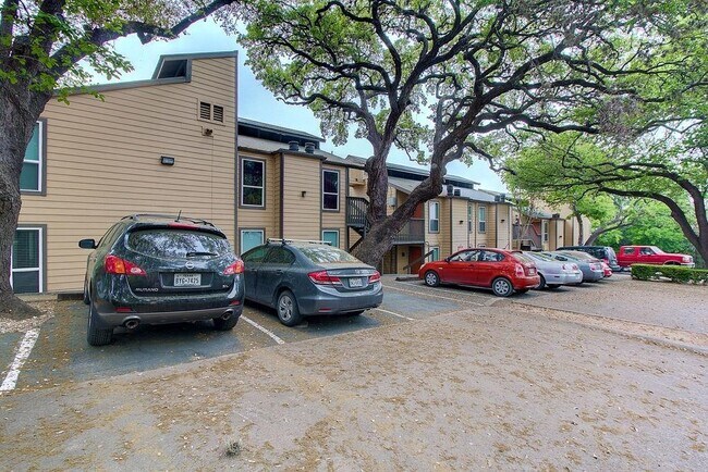 Photo - 1000 W 26th St Unit 216