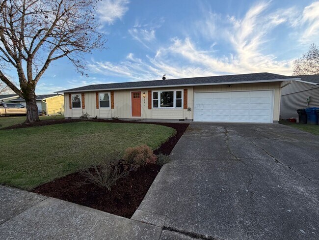 Building Photo - Great Single Level Unit- Rent Ready!!