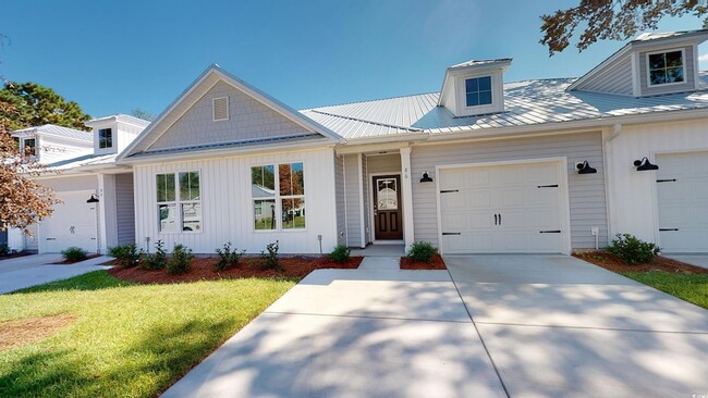 Building Photo - 13 Racquet Club Dr Rental