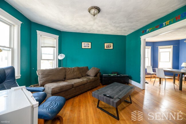 3 br, 1 bath - 28 Adrian St #3T - 3 br, 1 bath  - 28 Adrian St #3T Apartment