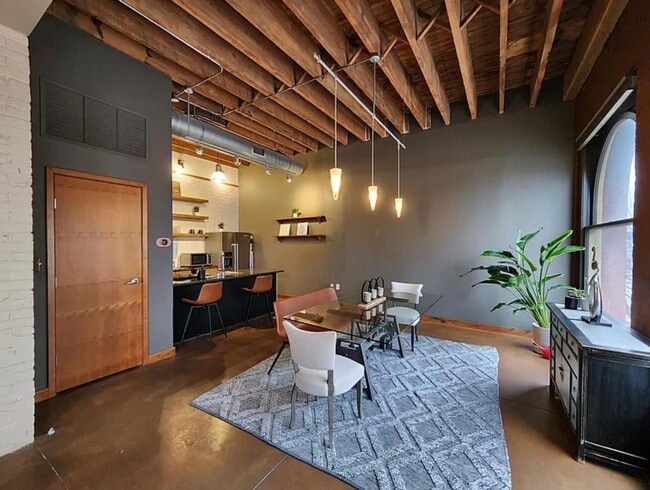 309 E Market St