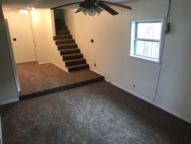 Photo - 205 W 34th St