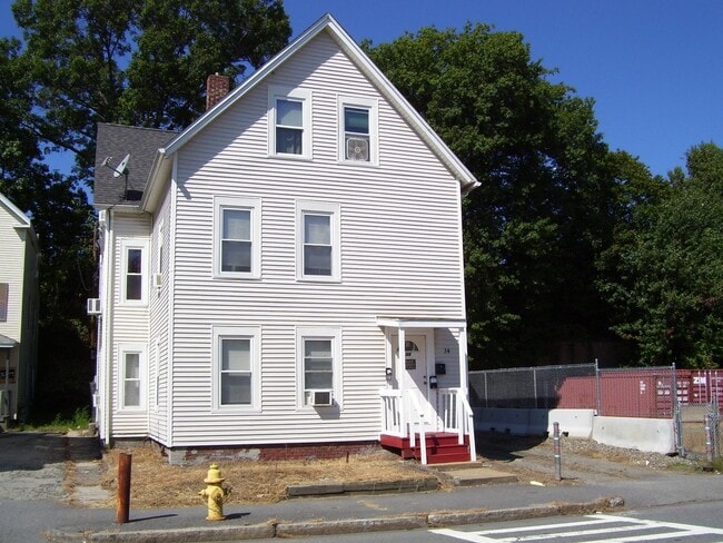 Building Photo - 34 Canterbury St Unit 1