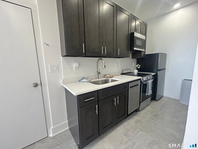 Photo - 207 Bank St Unit 202