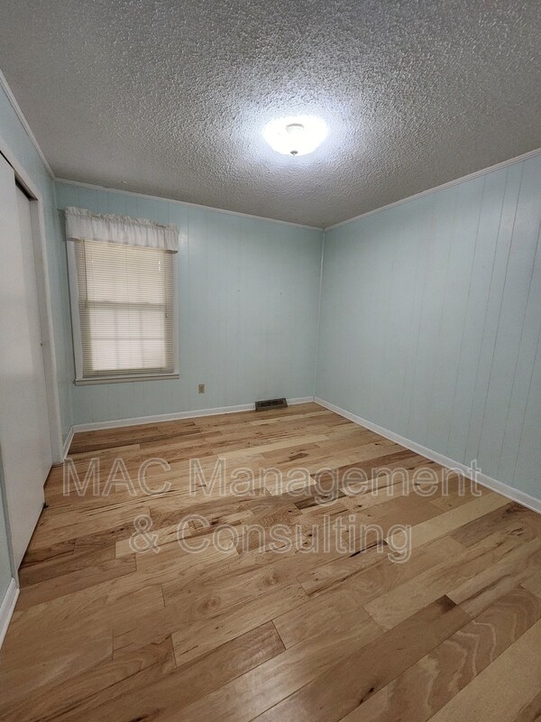 Photo - 4914 S Grundy Quarles Hwy