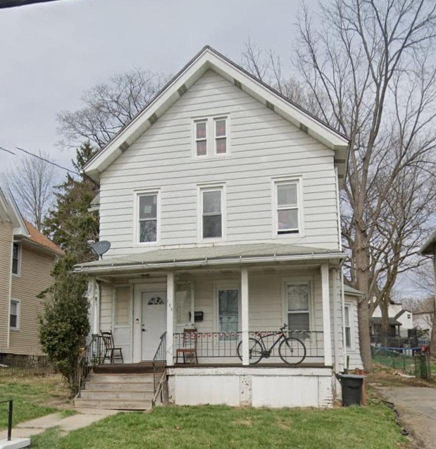 Photo - 135 W Main St