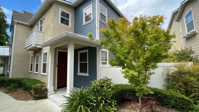 Building Photo - Beautifully Updated 3-Bedroom House with Patio in Broad Street Village
