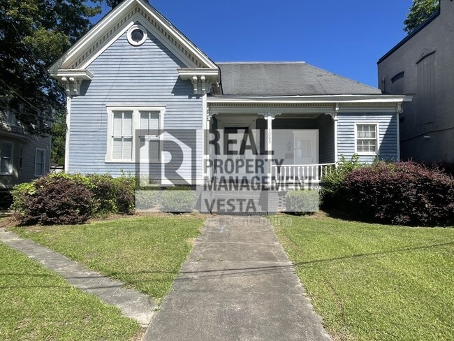 Building Photo - 1065 College St Unit D