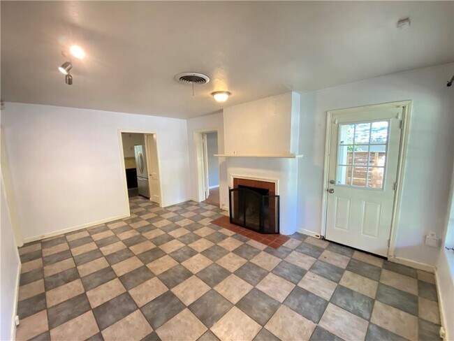 Photo - 1211 Bentwood Rd