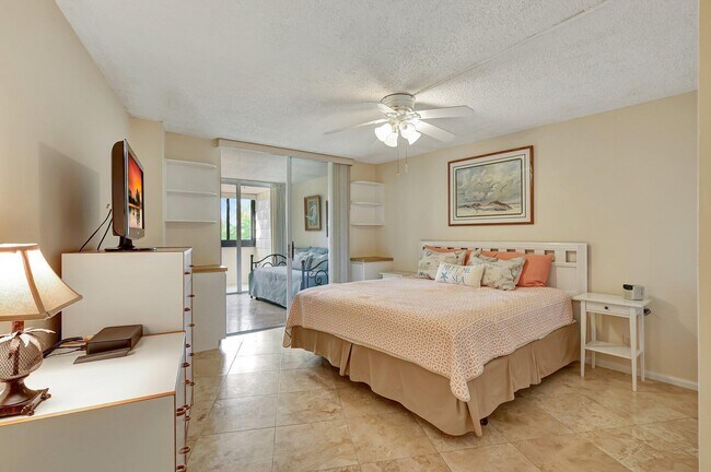 1357 NE Ocean Blvd Unit 318