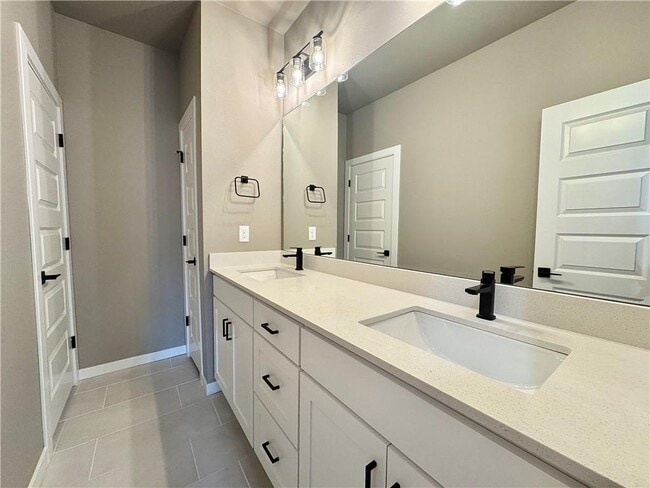 Photo - 5900 SW Desert Ave