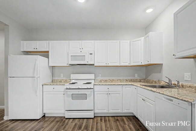 Photo - 1266 Clark St