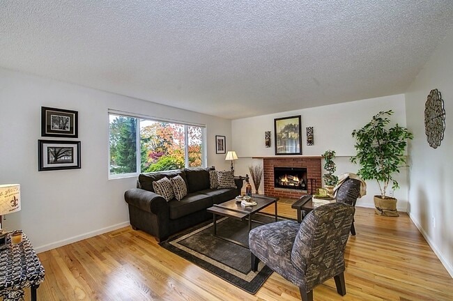 Photo - Spacious Redmond 3 BR Home - Close to Parks and Microsoft