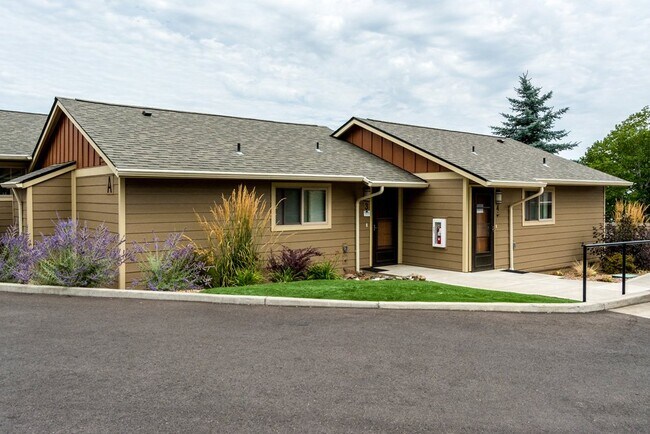 Building Photo - 3202 Bluff Ave SE Unit #3202