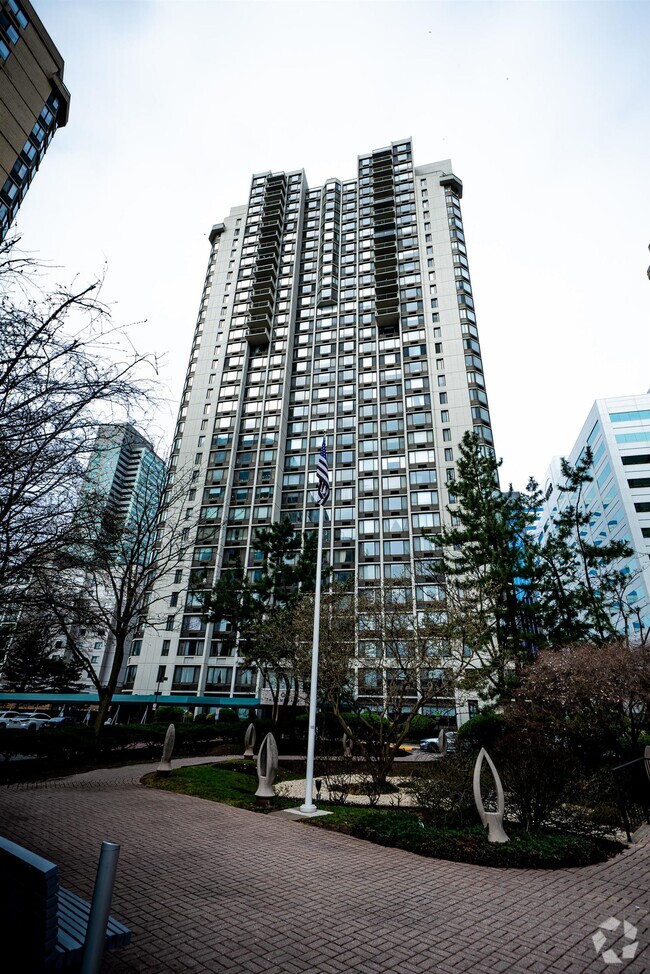 Building Photo - 45 River Dr S Unit 1910 Rental