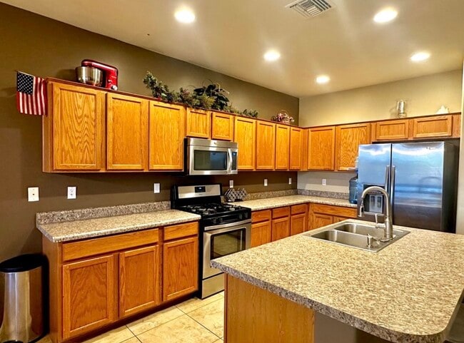 Photo - 1145 E Madera Grove Ln